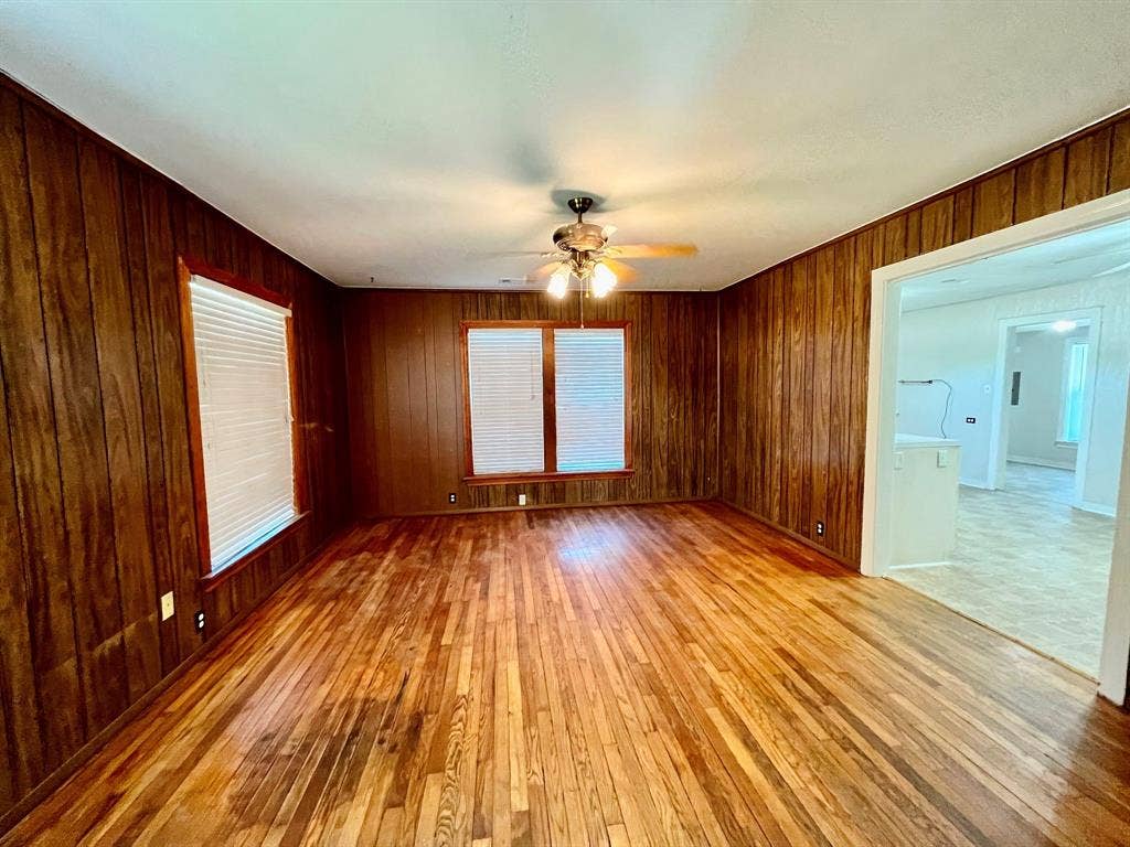 110 N Hwy 34 Street, Kaufman, TX 75142 110 N Hwy 34 Street, Kaufman, TX 75142