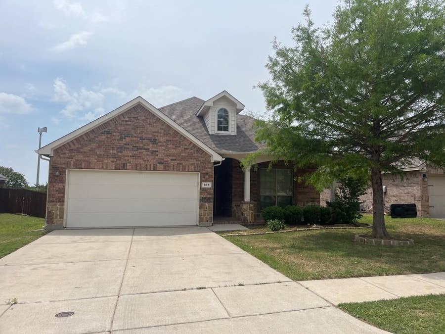 Property photo for 817 Jodie Drive, Weatherford, TX