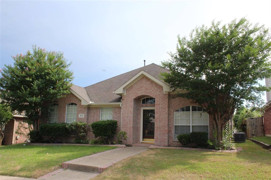 1813 Arbor Creek Drive, Garland, TX 75040 1813 Arbor Creek Drive, Garland, TX 75040