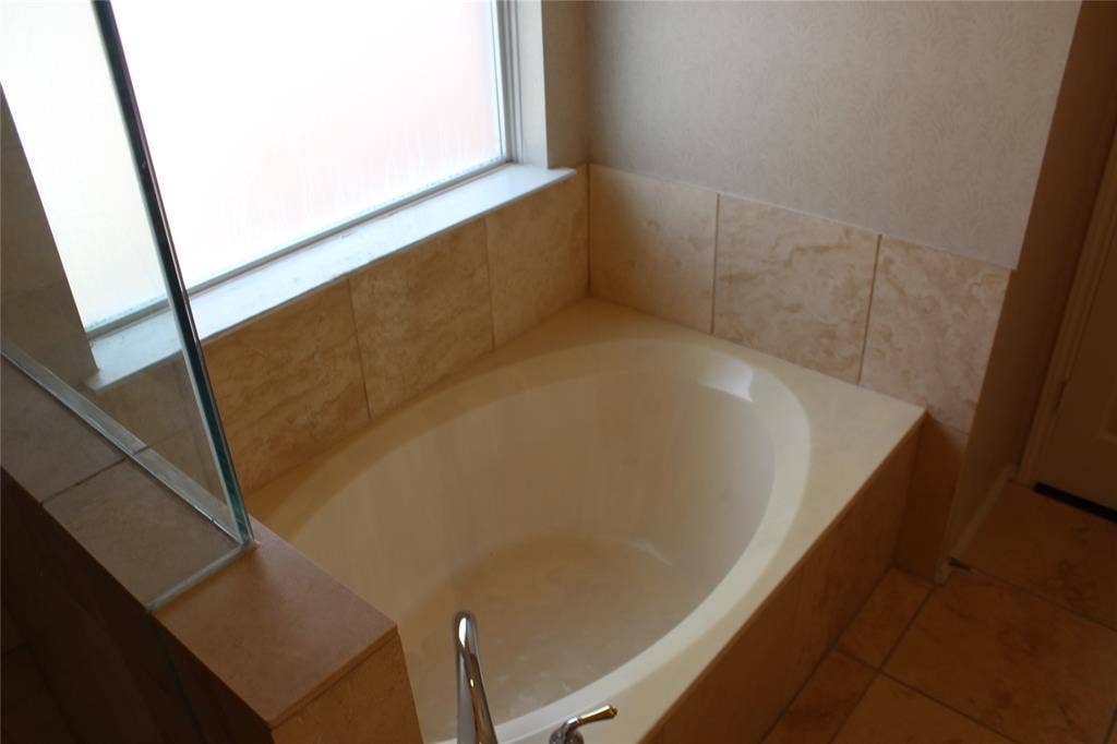 1813 Arbor Creek Drive, Garland, TX 75040 1813 Arbor Creek Drive, Garland, TX 75040
