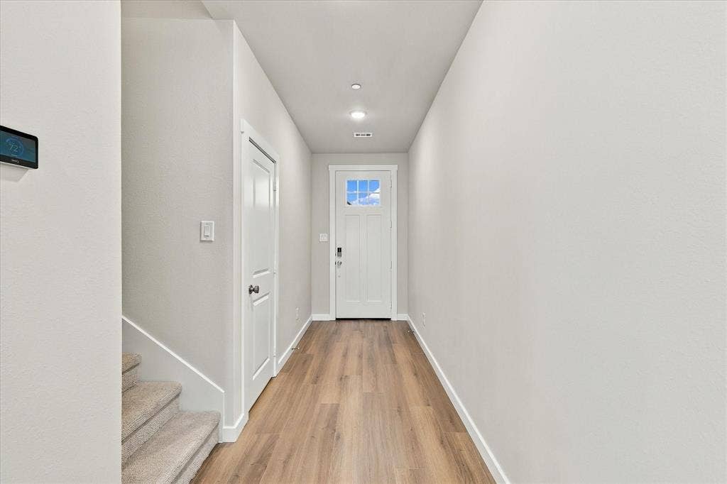606 Nolan Lane, Wylie, TX 75098 Entry hallway