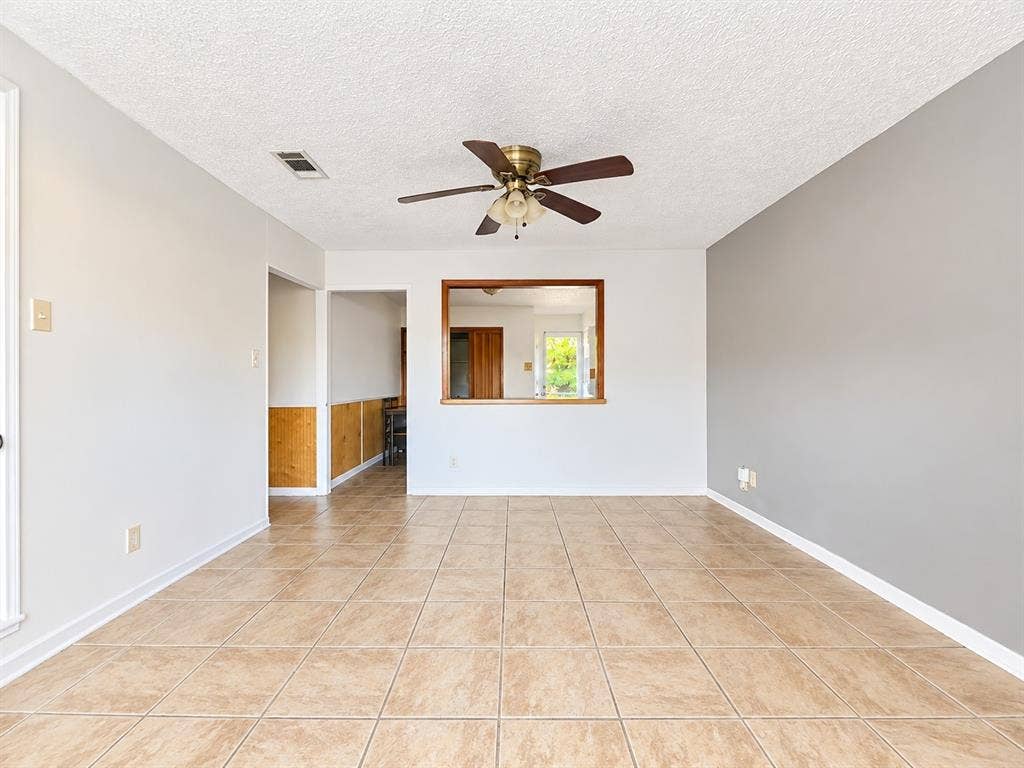2919 Lourdes Street, Dallas, TX 75211
