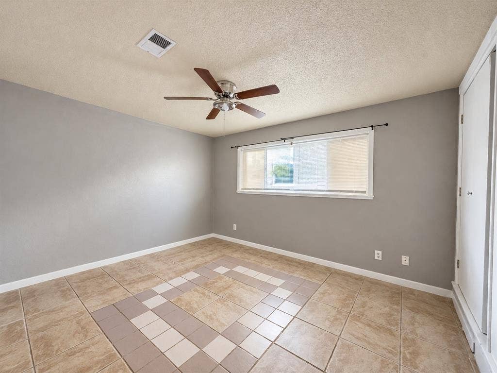 2919 Lourdes Street, Dallas, TX 75211