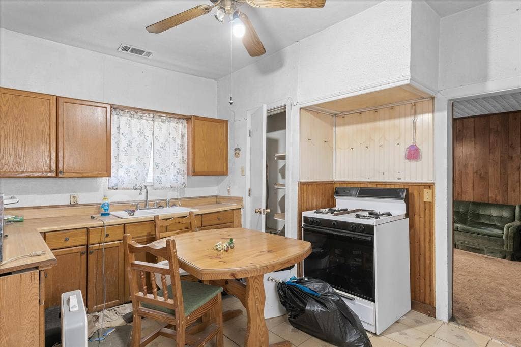 918 N Jefferson Street, Lancaster, TX 75146 918 N Jefferson Street, Lancaster, TX 75146