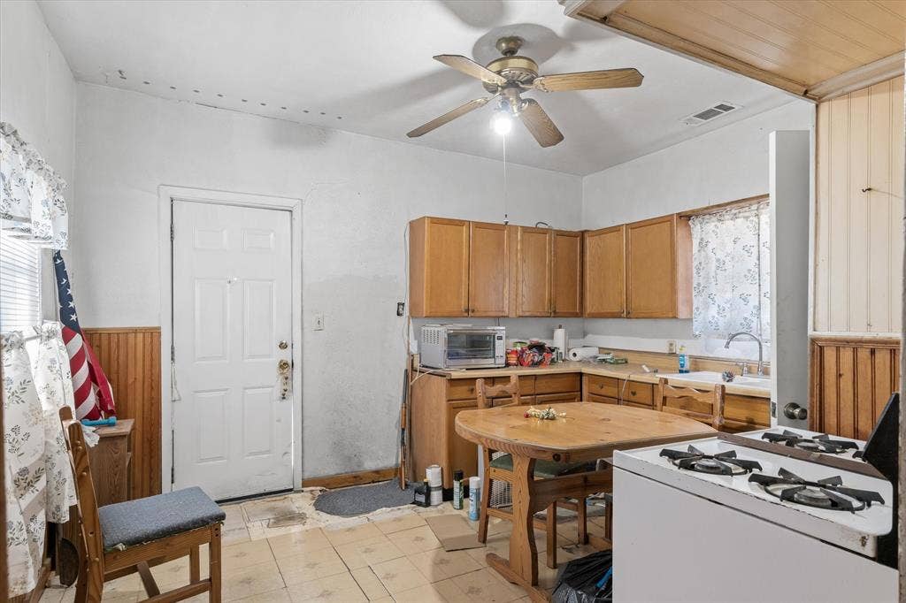 918 N Jefferson Street, Lancaster, TX 75146 918 N Jefferson Street, Lancaster, TX 75146