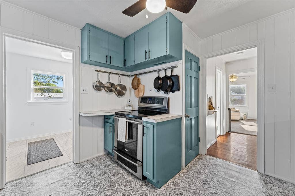 608 Johnson Drive, McGregor, TX 76657