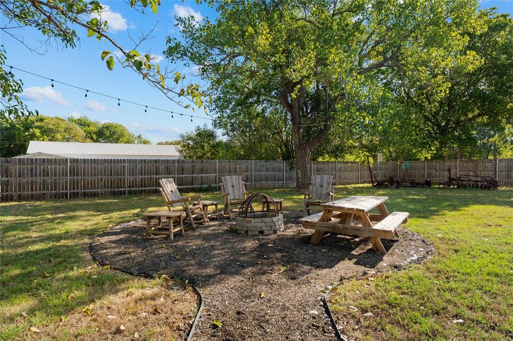 608 Johnson Drive, McGregor, TX 76657