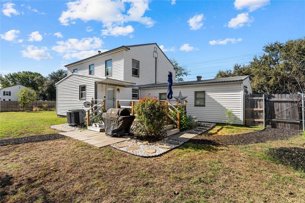 608 Johnson Drive, McGregor, TX 76657