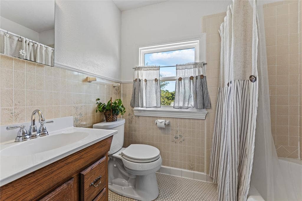 608 Johnson Drive, McGregor, TX 76657