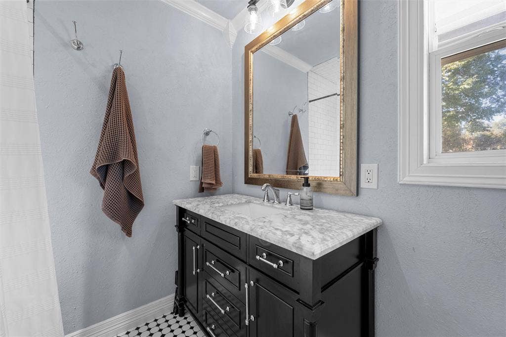 4217 Grim Avenue, Waco, TX 76710