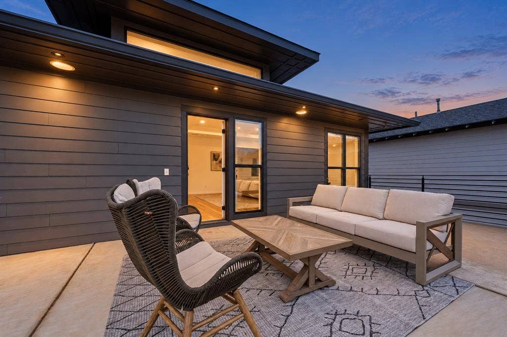 Your own outdoor lounge, just beyond the primary bedroom—an inviting place to end the day.