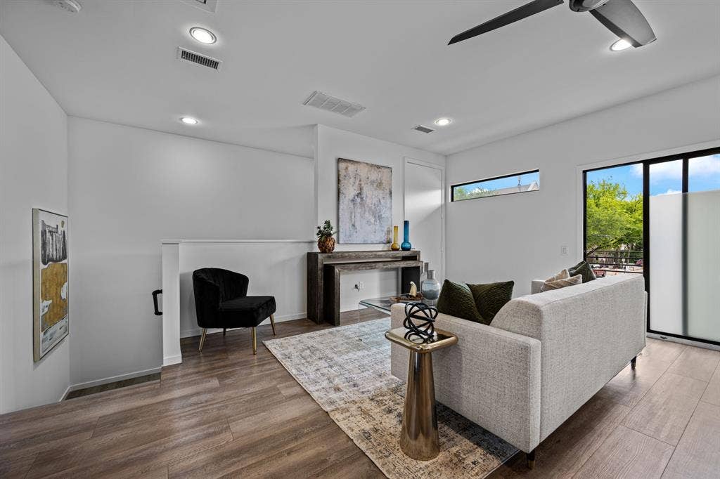 A separate guesthouse adds another dimension to life at Vickery—welcoming visitors with a space of their own. Maybe a gym, studio or workshop?