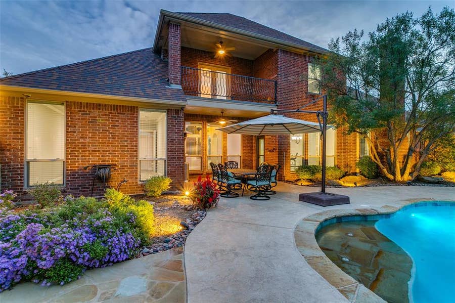 Property photo for 107 Dustin Circle, Hudson Oaks, TX