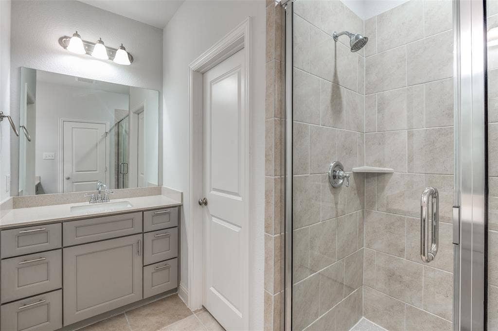 6134 Blythe Drive, Frisco, TX 75035 6134 Blythe Drive, Frisco, TX 75035