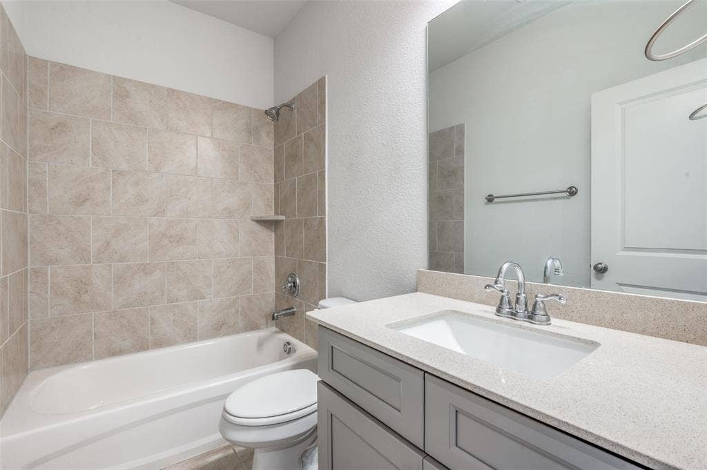 6134 Blythe Drive, Frisco, TX 75035 6134 Blythe Drive, Frisco, TX 75035