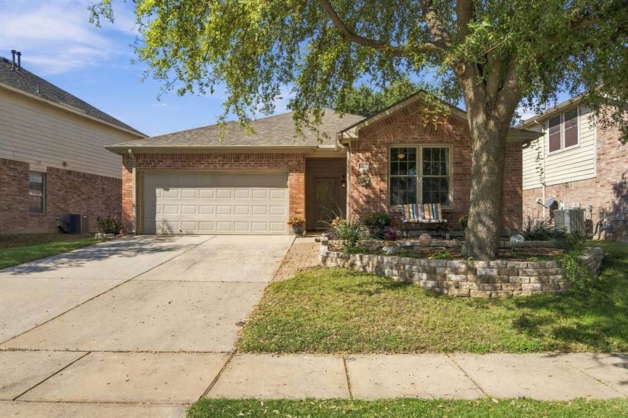 Property photo for 13121 Settlers Trail, Fort Worth, TX