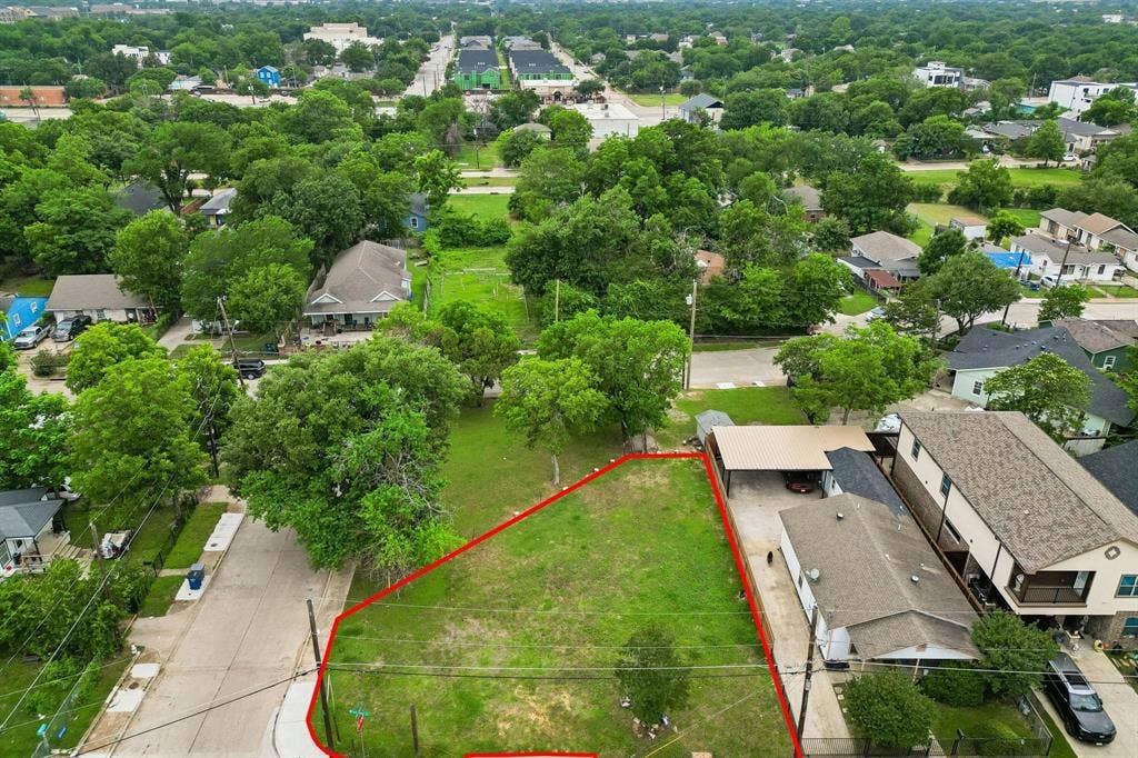 3305 Brantley Street, Dallas, TX 75212