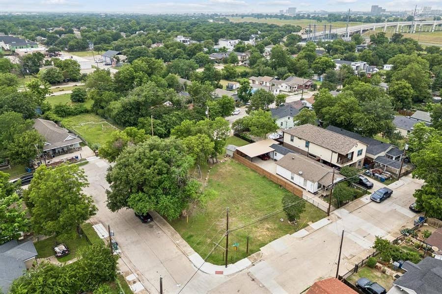 Property photo for 3305 Brantley Street, Dallas, TX