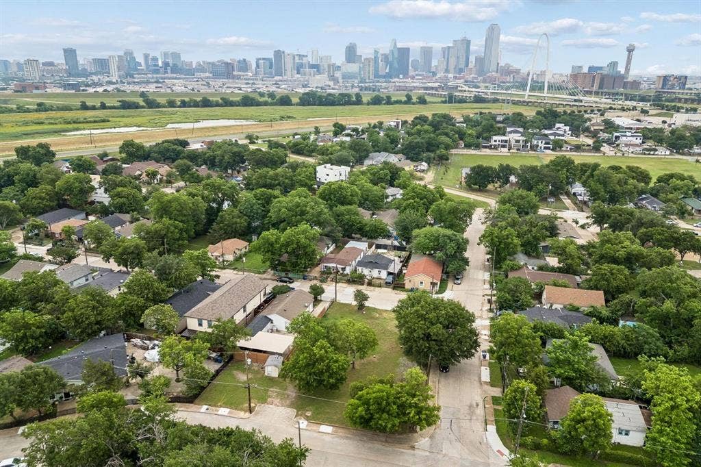 3305 Brantley Street, Dallas, TX 75212
