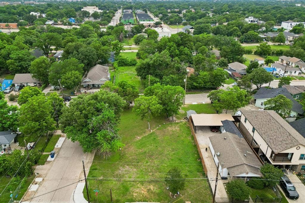 3305 Brantley Street, Dallas, TX 75212