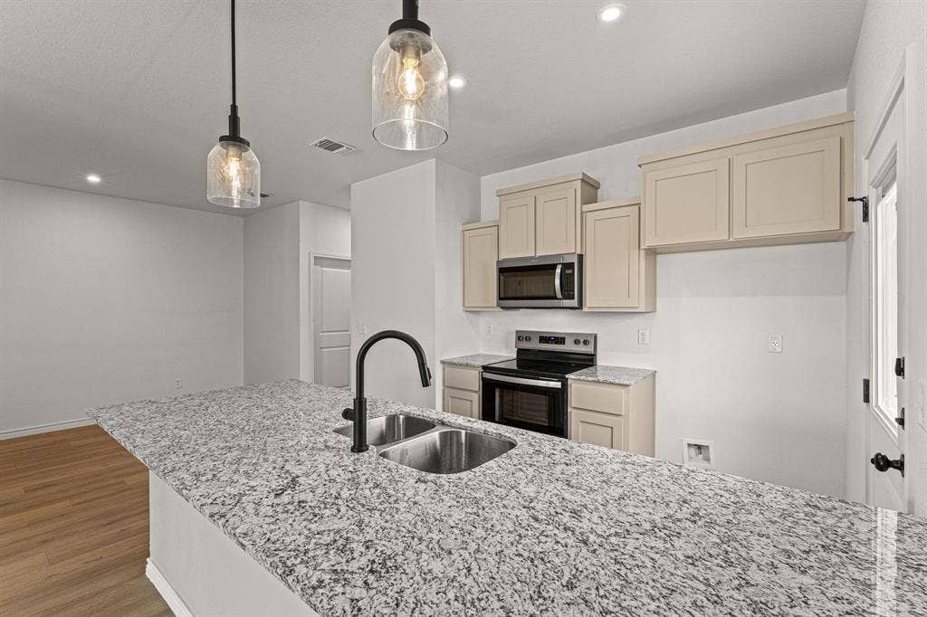 202 Dolphin Drive, Temple, TX 76501 202 Dolphin Drive, Temple, TX 76501
