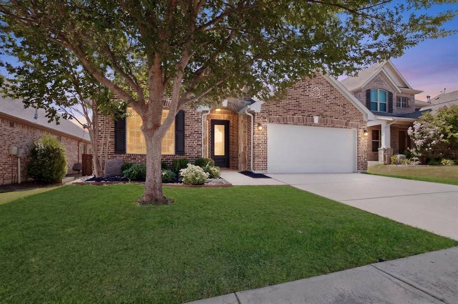 Property photo for 3312 Glen Crest Lane, Denton, TX
