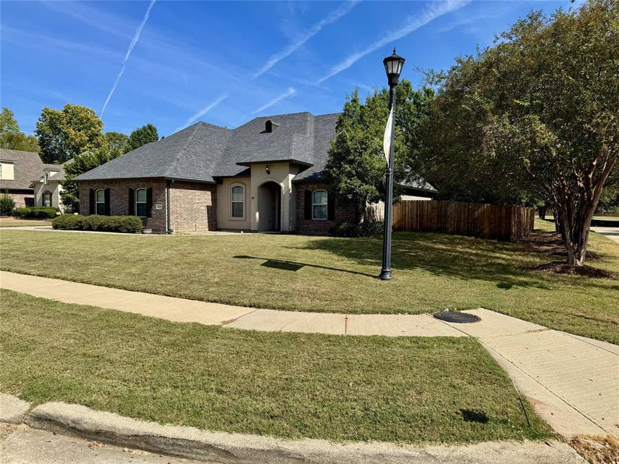 Property photo for 1061 Spanish Moss Circle, Bossier City, LA