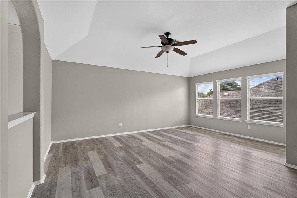 424 Castle Street, DeSoto, TX 75115