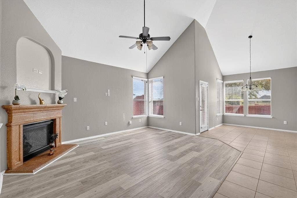 424 Castle Street, DeSoto, TX 75115