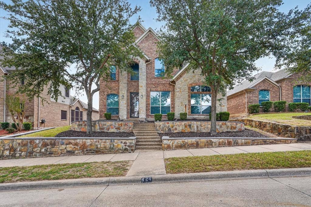 424 Castle Street, DeSoto, TX 75115