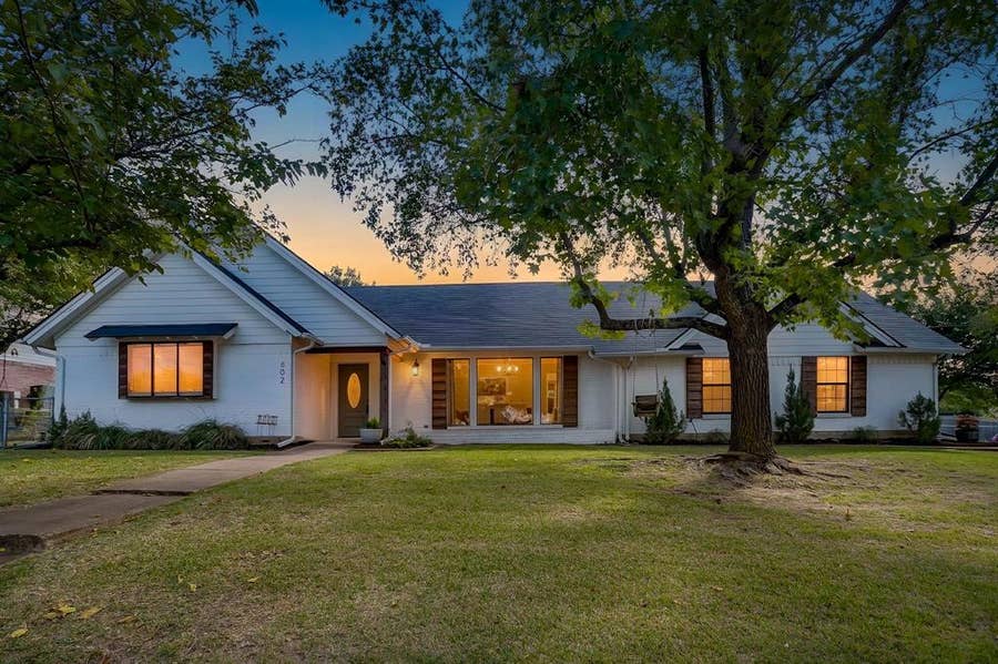 Property photo for 802 Country Club Drive, Joshua, TX