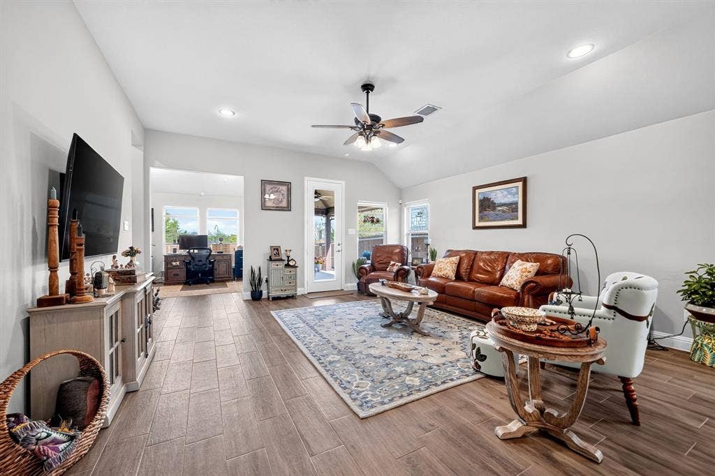 813 Mildren Lane, Fate, TX 75087