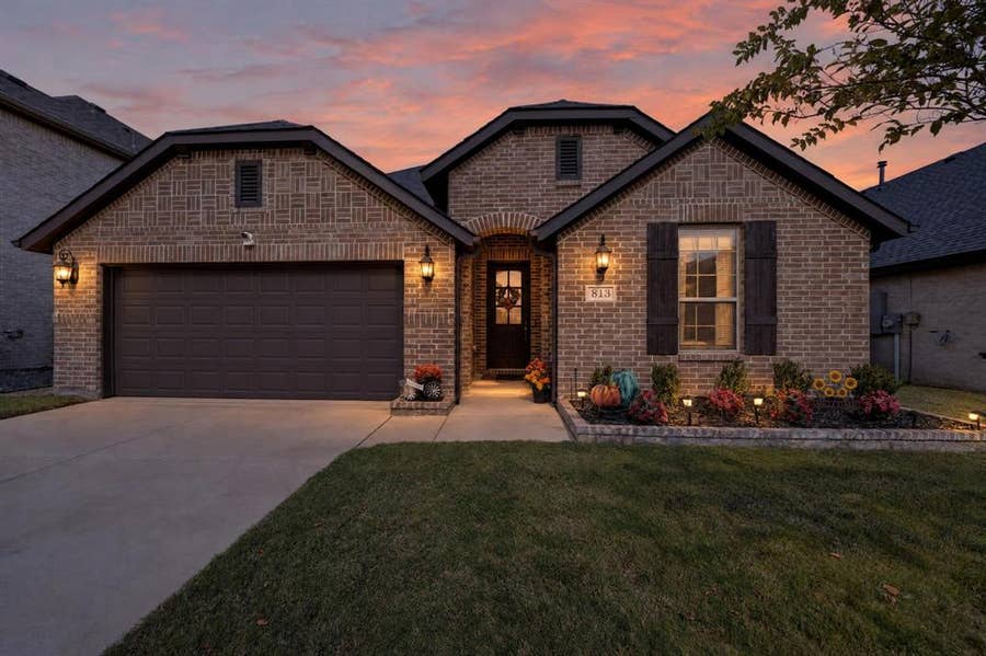 Property photo for 813 Mildren Lane, Fate, TX