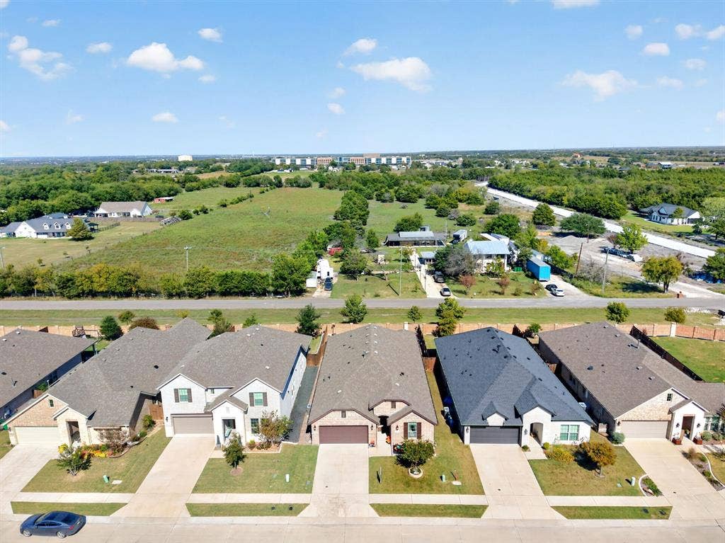 813 Mildren Lane, Fate, TX 75087