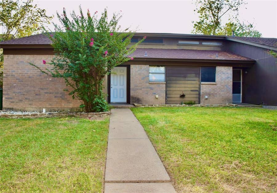 Property photo for 2729 Saint George, Arlington, TX