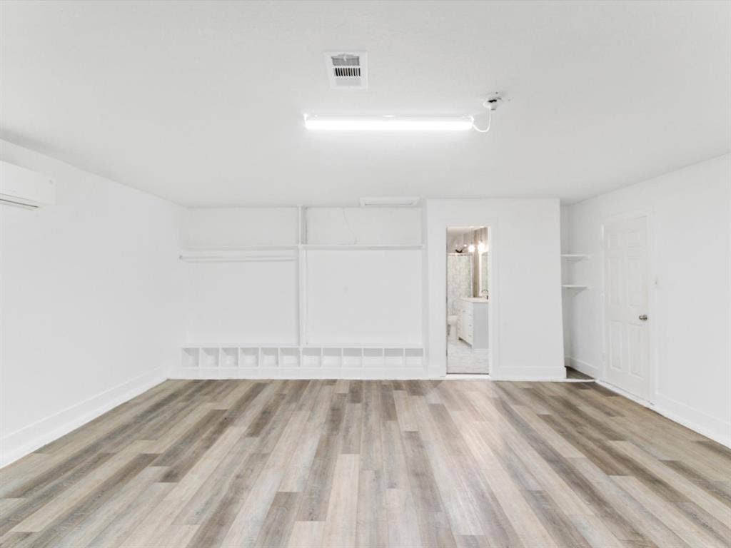 7232 Long Canyon Trail, Dallas, TX 75249 7232 Long Canyon Trail, Dallas, TX 75249
