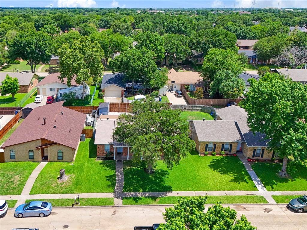 7232 Long Canyon Trail, Dallas, TX 75249 7232 Long Canyon Trail, Dallas, TX 75249