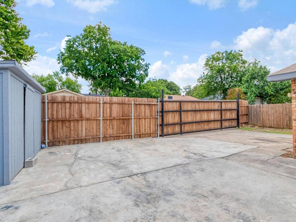 7232 Long Canyon Trail, Dallas, TX 75249 7232 Long Canyon Trail, Dallas, TX 75249