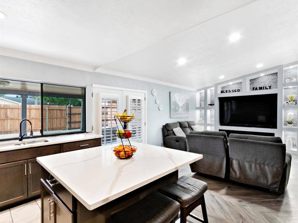 7232 Long Canyon Trail, Dallas, TX 75249 7232 Long Canyon Trail, Dallas, TX 75249
