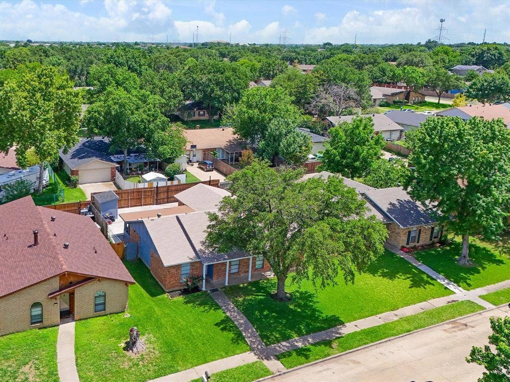 7232 Long Canyon Trail, Dallas, TX 75249 7232 Long Canyon Trail, Dallas, TX 75249