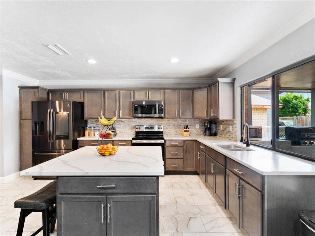 7232 Long Canyon Trail, Dallas, TX 75249 7232 Long Canyon Trail, Dallas, TX 75249