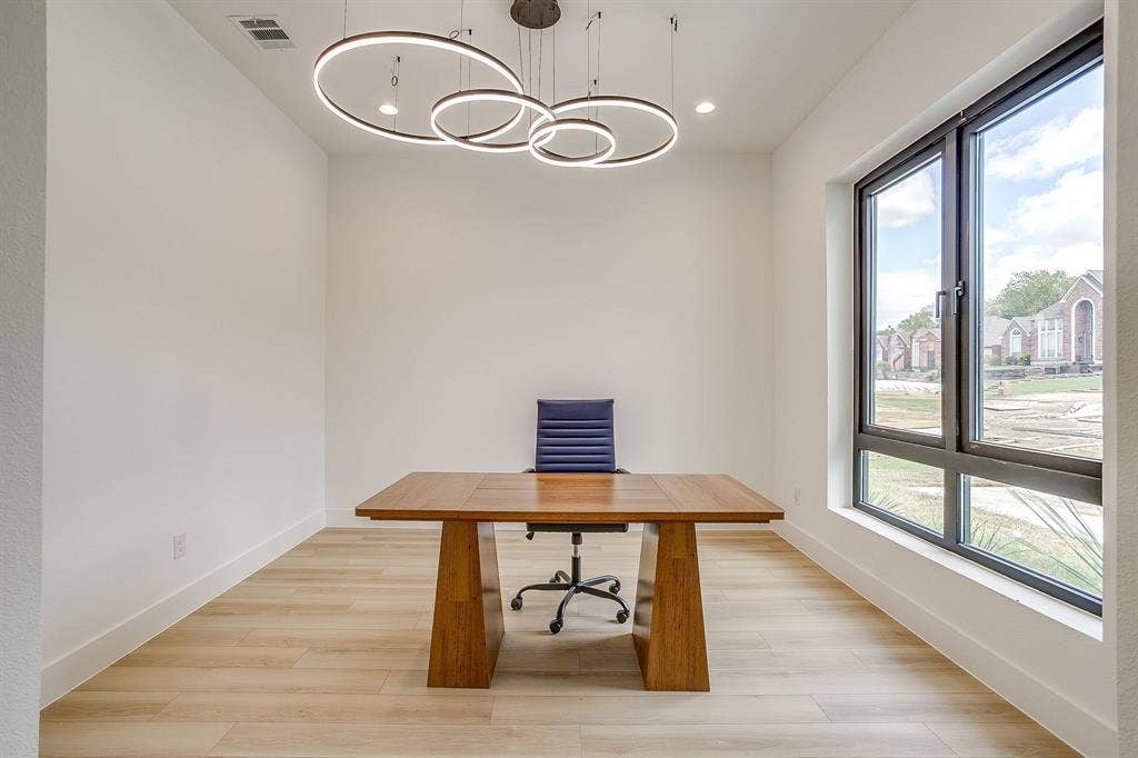 1121 wishing well Court, Cedar Hill, TX 75104