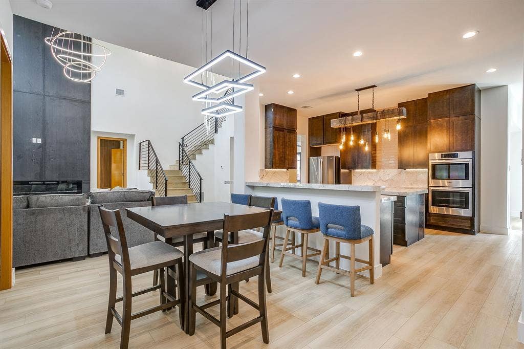 1121 wishing well Court, Cedar Hill, TX 75104