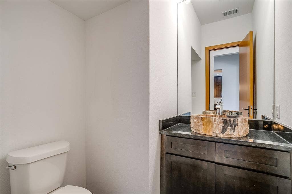 1121 wishing well Court, Cedar Hill, TX 75104