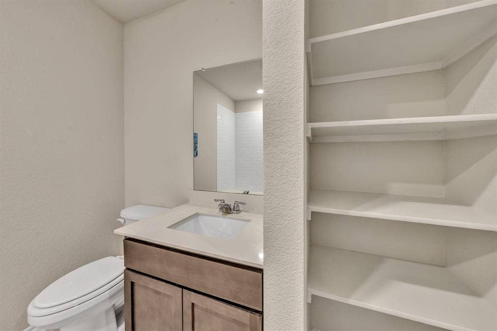 1996 Ocelot Street, Crandall, TX 75114 Second Bathroom