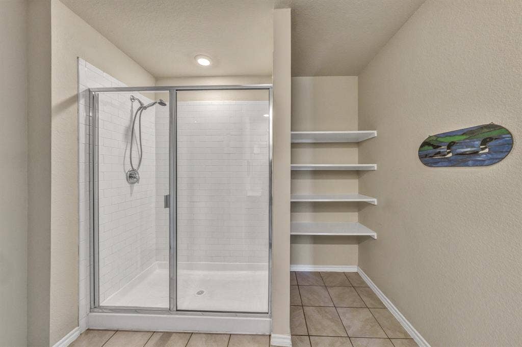 1996 Ocelot Street, Crandall, TX 75114 Primary Bathroom has a shower