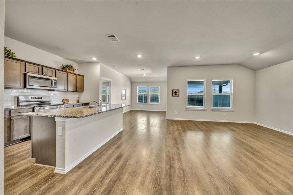 1996 Ocelot Street, Crandall, TX 75114 Kitchen is open to the family room and dining area
