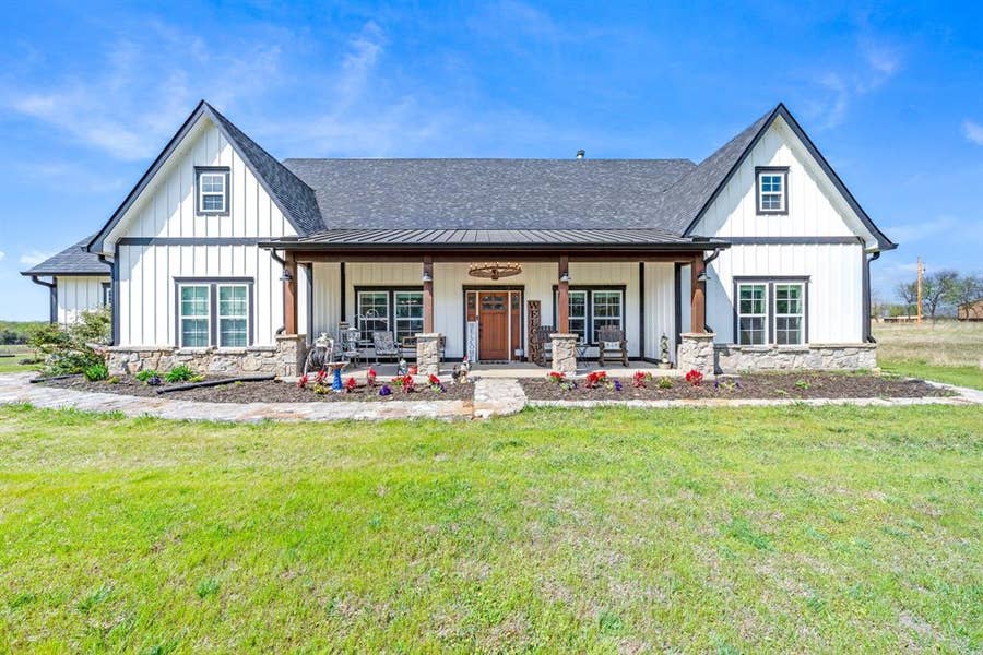 Property photo for 4886 County Road 1037, Celeste, TX