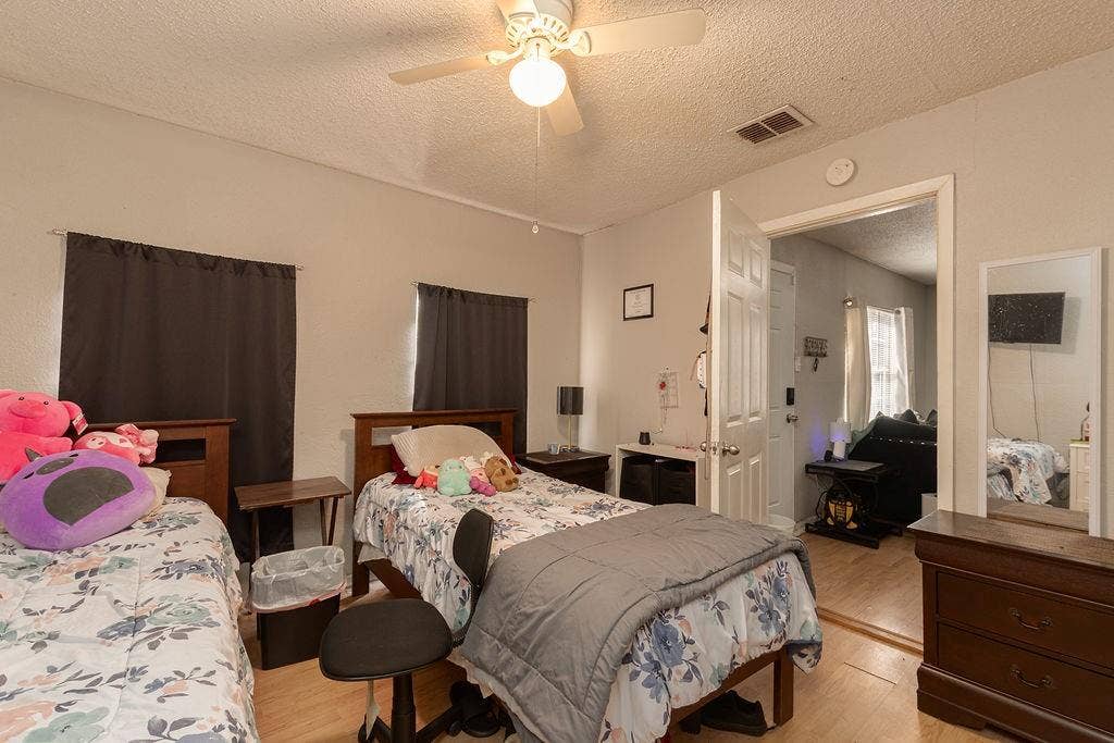 1210 Pollard Street, Greenville, TX 75401
