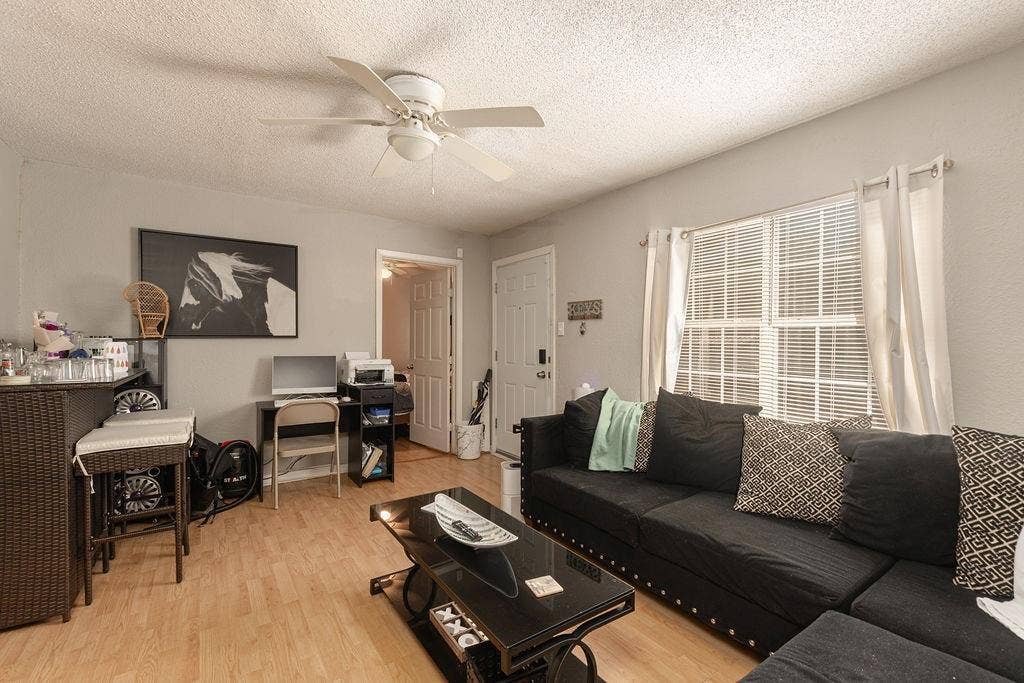 1210 Pollard Street, Greenville, TX 75401